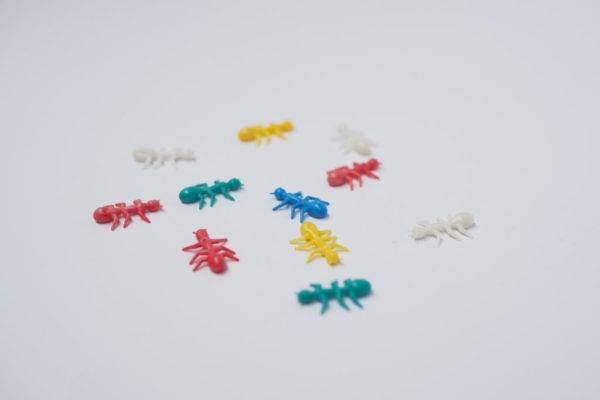Ameisen aus Naturkunststoff